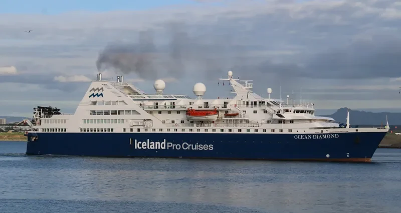 OCEAN DIAMOND Passenger Ship IMO 7325629 photo 3