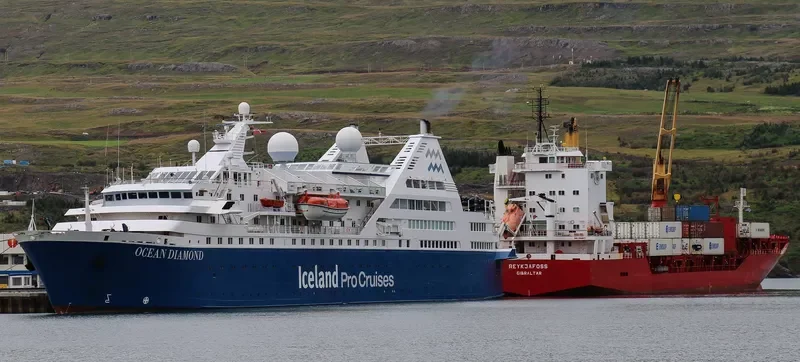 OCEAN DIAMOND Passenger Ship IMO 7325629 photo 7
