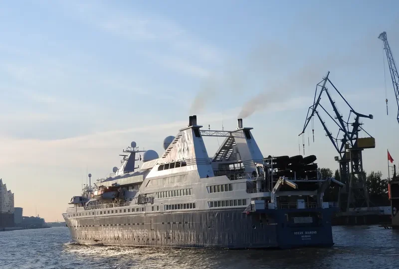 OCEAN DIAMOND Passenger Ship IMO 7325629 photo 9