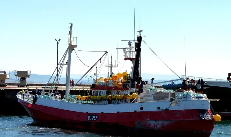 EDER SANDS Fishing Vessel IMO 7326051 photo 4