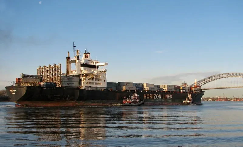HORIZON TRADER Container Ship IMO 7326233 photo 9