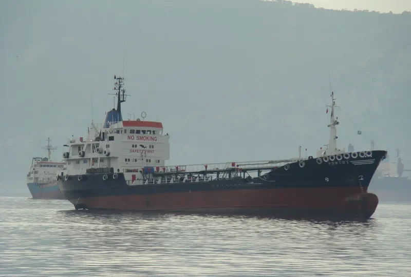 APECUS Tanker IMO 7333810 photo 9