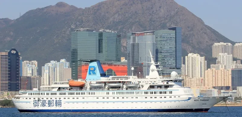 REX FORTUNE Passenger Ship IMO 7346934 photo 4