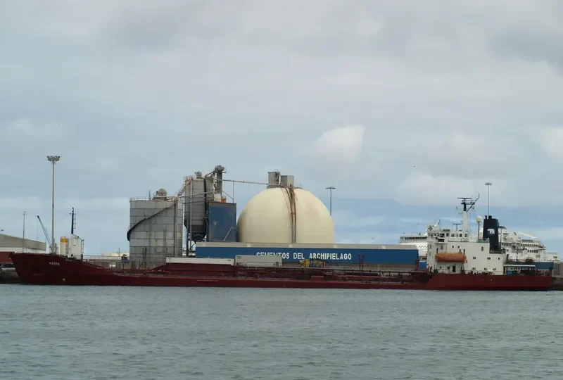 MENELAUS Tanker IMO 7347500 photo 2