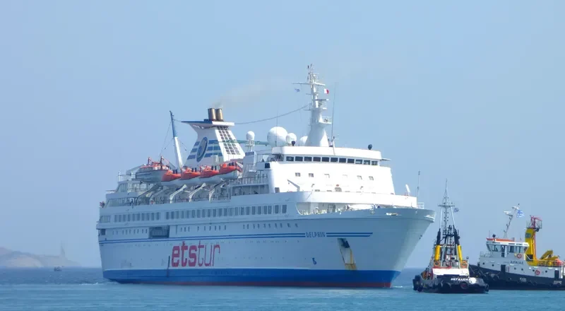 DELPHIN Passenger Ship IMO 7347536 photo 2