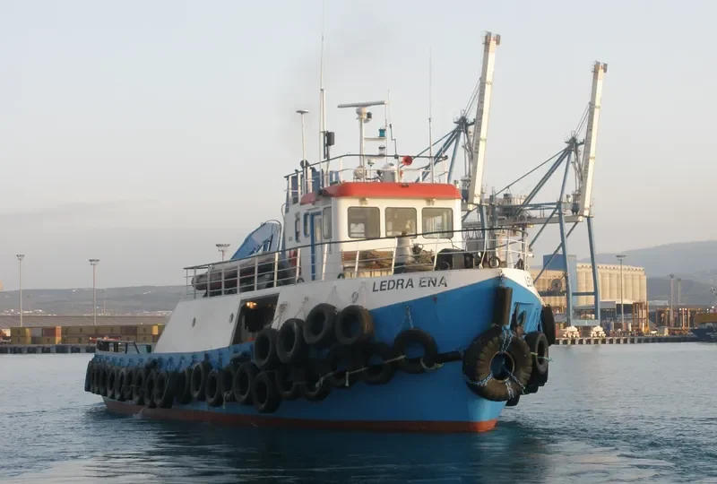 LEDRA ENA Tug Boat IMO 7350363 photo 4