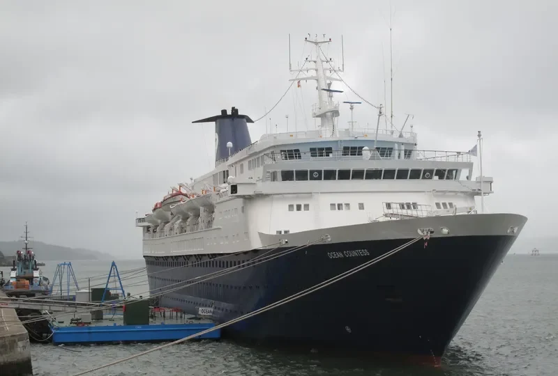 OCEAN COUNTESS Passenger Ship IMO 7358561 photo 7