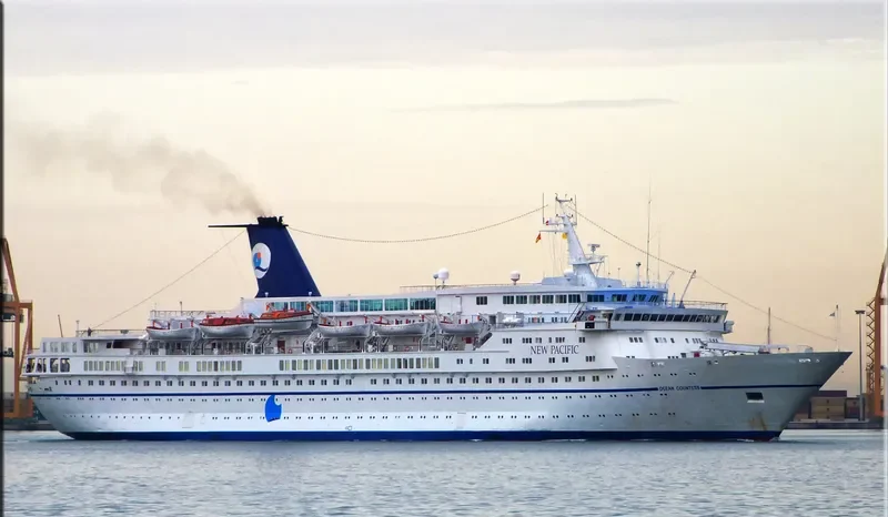 OCEAN COUNTESS Passenger Ship IMO 7358561 photo 9