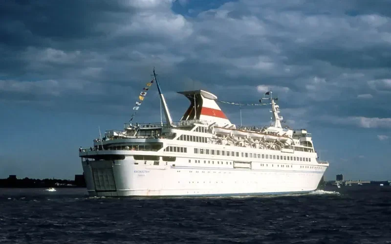 ADVENTURE Passenger Ship IMO 7359486 photo 6