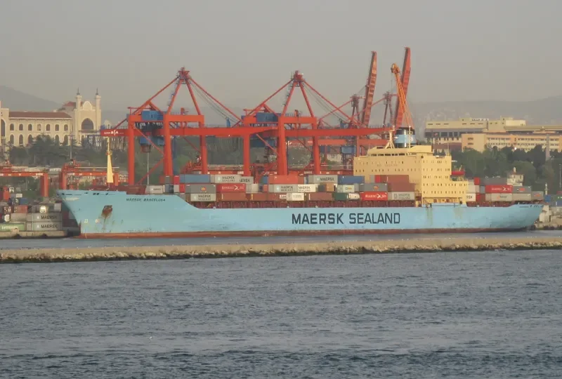 BARCELONA Container Ship IMO 7361207 photo 2