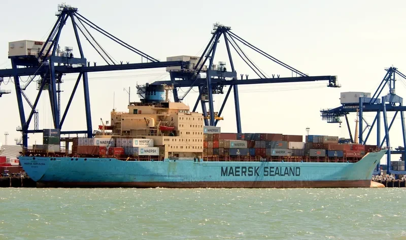 BARCELONA Container Ship IMO 7361207 photo 4