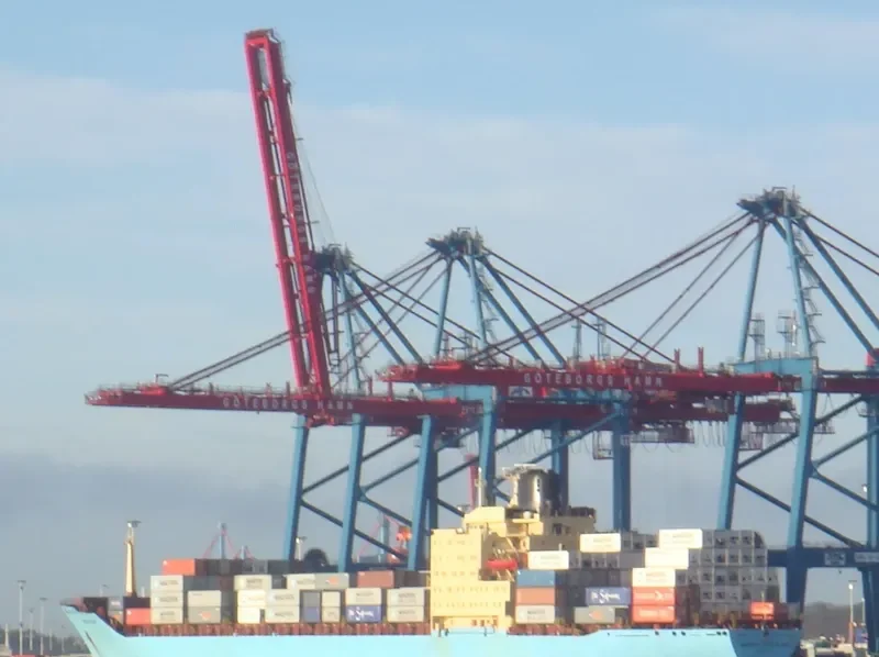 BARCELONA Container Ship IMO 7361207 photo 5