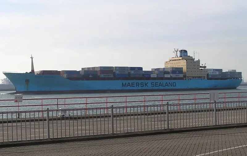 BARCELONA Container Ship IMO 7361207 photo 6