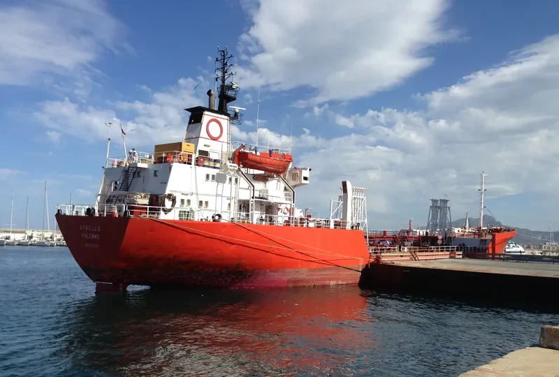 HUDSON Tanker IMO 7361697 photo 8