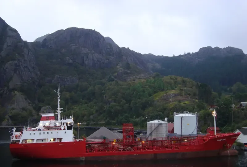 JAZI Tanker IMO 7365966 photo 6