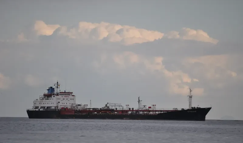 EMPEROR Tanker IMO 7382990 photo 2