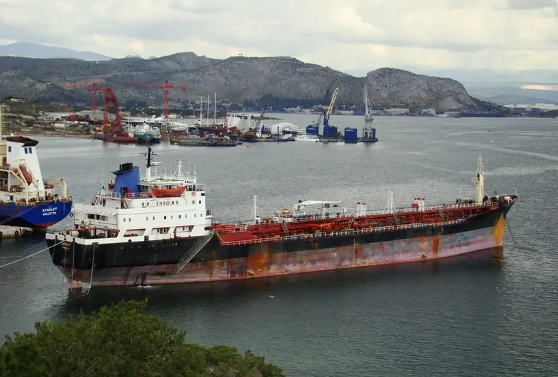 EMPEROR Tanker IMO 7382990 photo 5