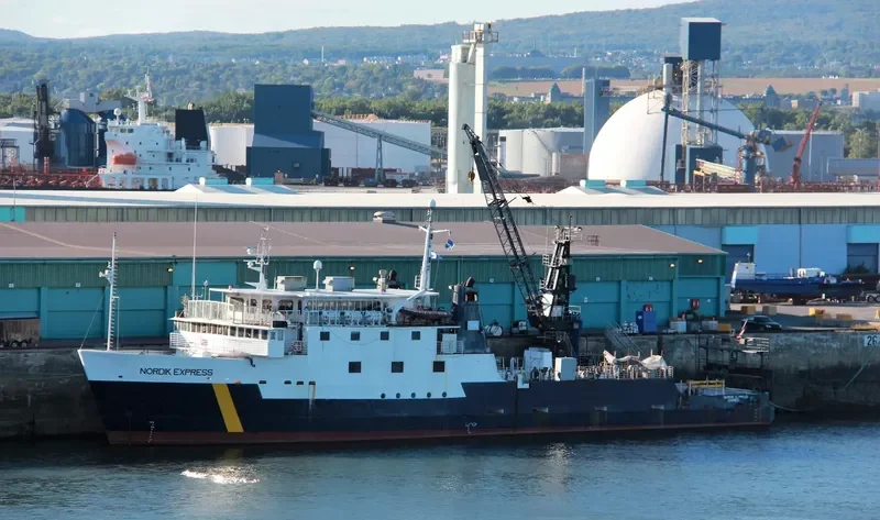 RD EXPRESS Passenger Ship IMO 7391290 photo 4