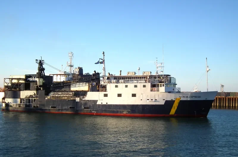 RD EXPRESS Passenger Ship IMO 7391290 photo 6