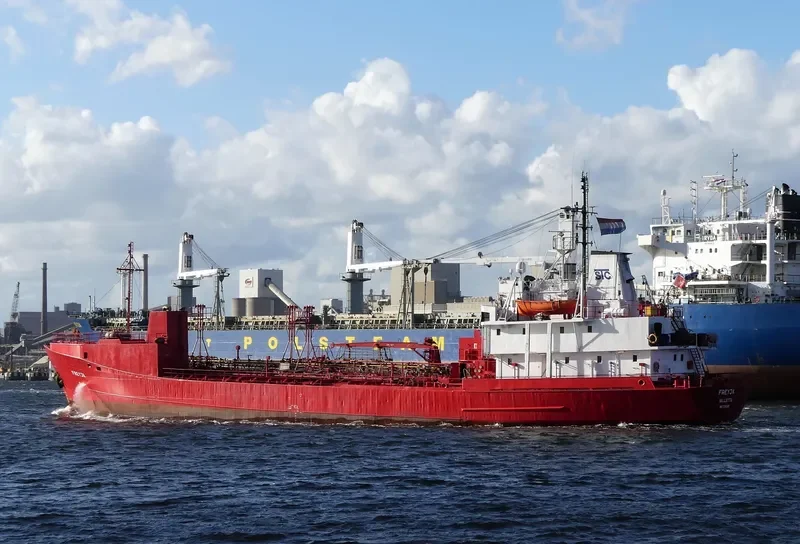 MILLENNIAL SPIRIT Tanker IMO 7392610 photo 7
