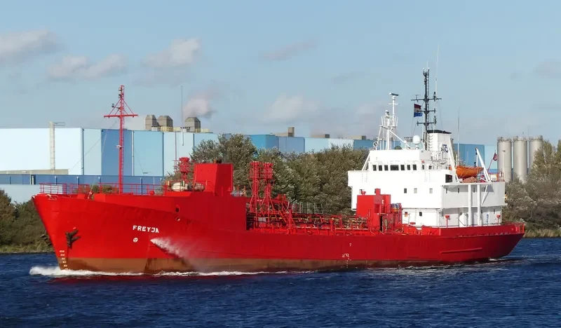 MILLENNIAL SPIRIT Tanker IMO 7392610 photo 8