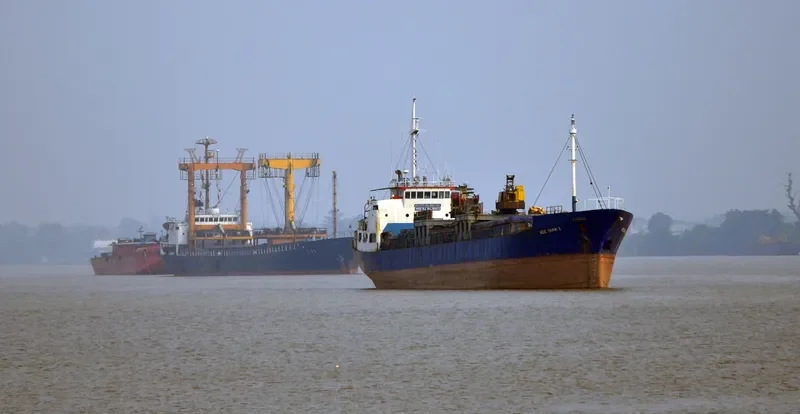 NEE DIAK I General Cargo IMO 7394905 photo 3