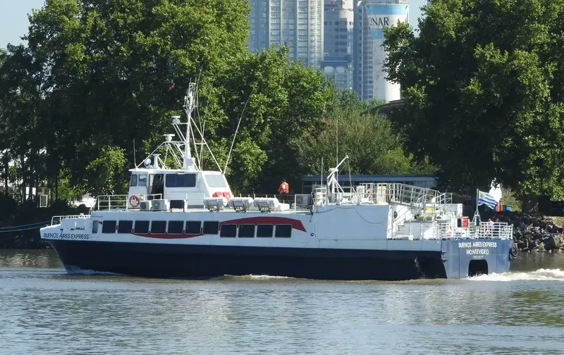 BUENOS AIRES EXPRESS Passenger Ship IMO 7396381 photo 4