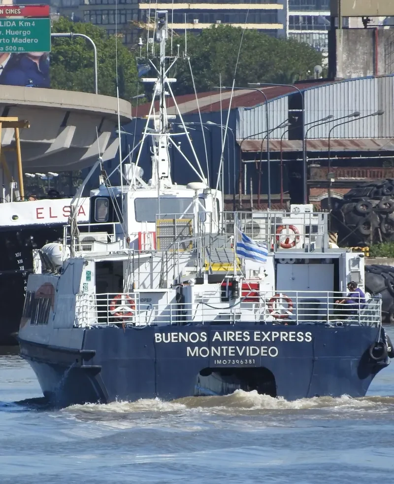 BUENOS AIRES EXPRESS Passenger Ship IMO 7396381 photo 6