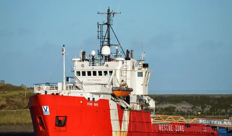 VOS DEE Offshore Vessel IMO 7396563 photo 2