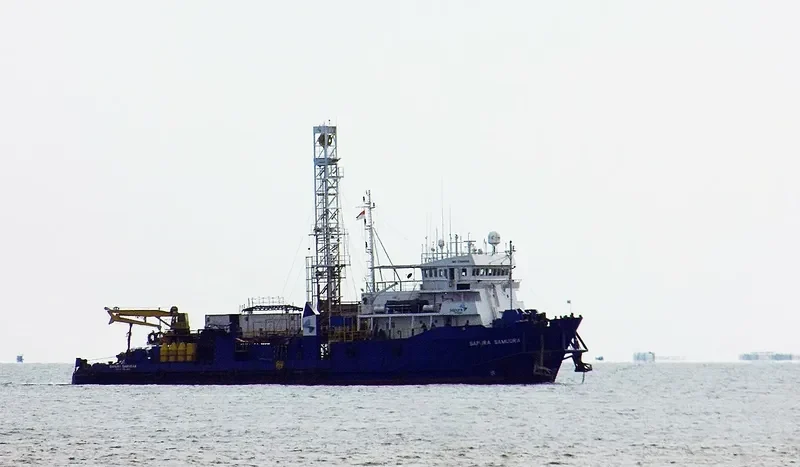 SAPURA SAMUDRA Offshore Vessel IMO 7396692 photo 2