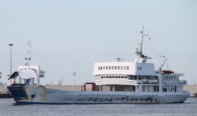 SARA D Ro-Ro IMO 7398602 photo 2