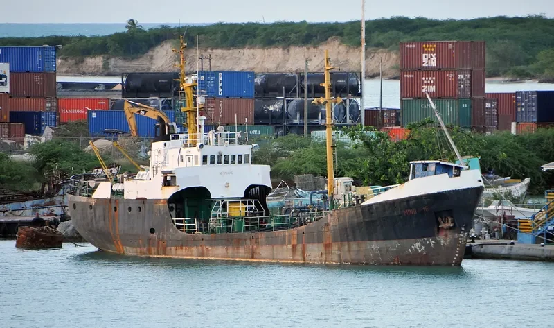MINO 16 Tanker IMO 7398614 photo 2