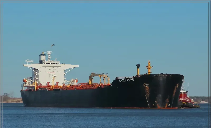 LEO Tanker IMO 7408081 photo 3