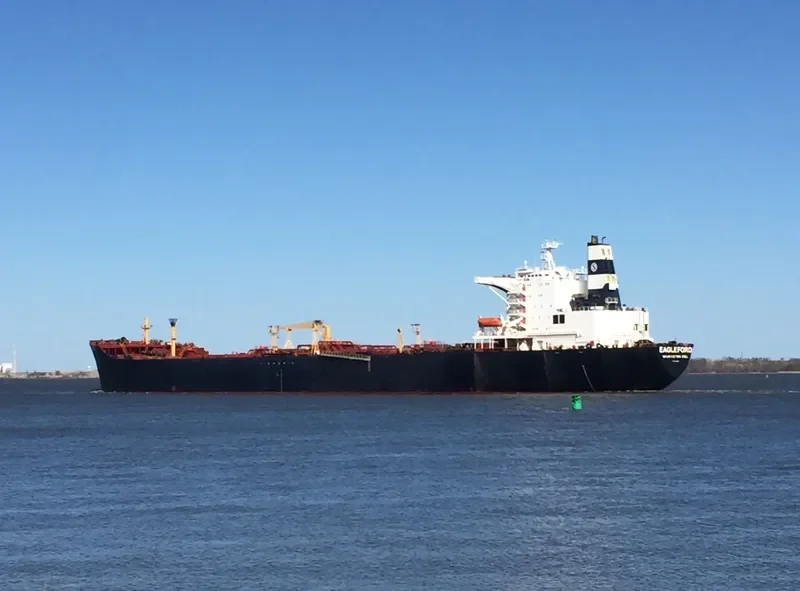 LEO Tanker IMO 7408081 photo 4