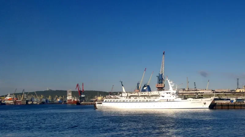 KLAVDIYA YELANSKAYA Passenger Ship IMO 7422922 photo 4
