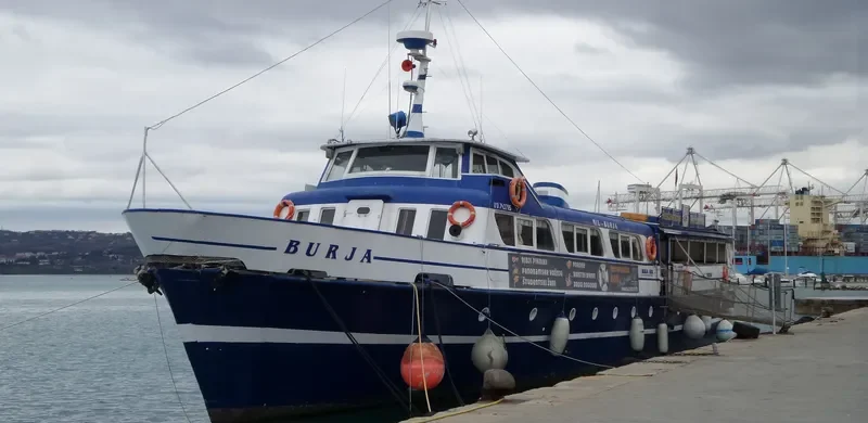 BURJA Passenger Vessel IMO 7437850 photo 3