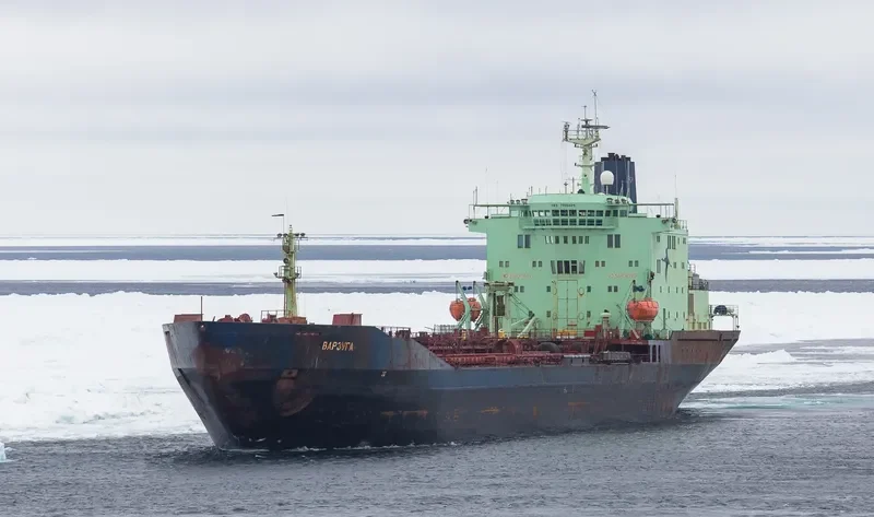 VARZUGA Tanker IMO 7500401 photo 6