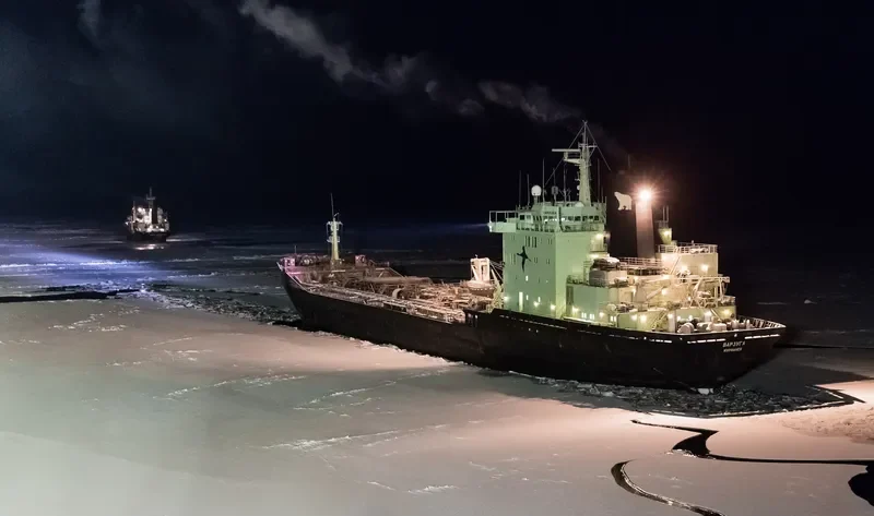 VARZUGA Tanker IMO 7500401 photo 10