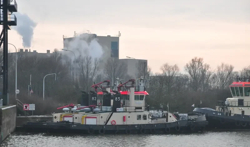 83 Tug Boat IMO 7505152 photo 4