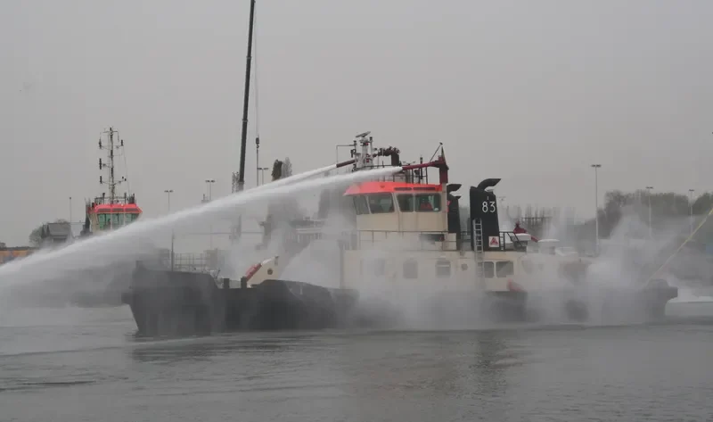 83 Tug Boat IMO 7505152 photo 9