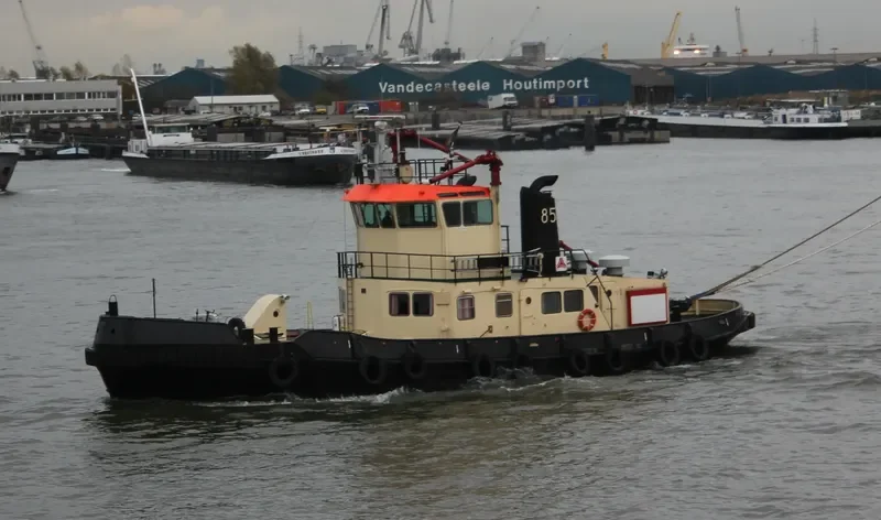 TUG 85 Tug Boat IMO 7505164 photo 4