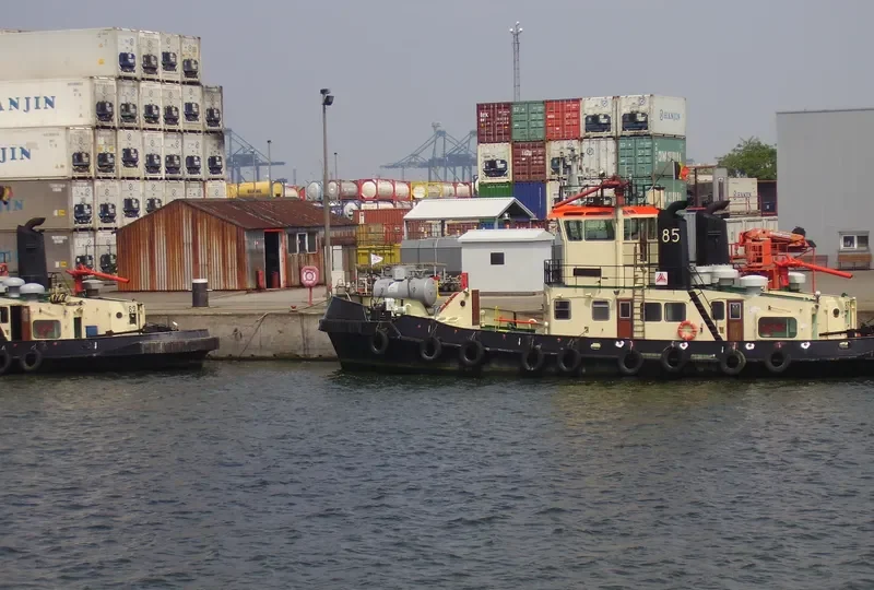 TUG 85 Tug Boat IMO 7505164 photo 6