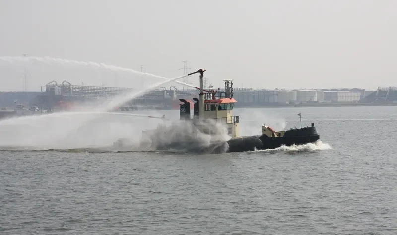 TUG 86 Tug Boat IMO 7505176 photo 9