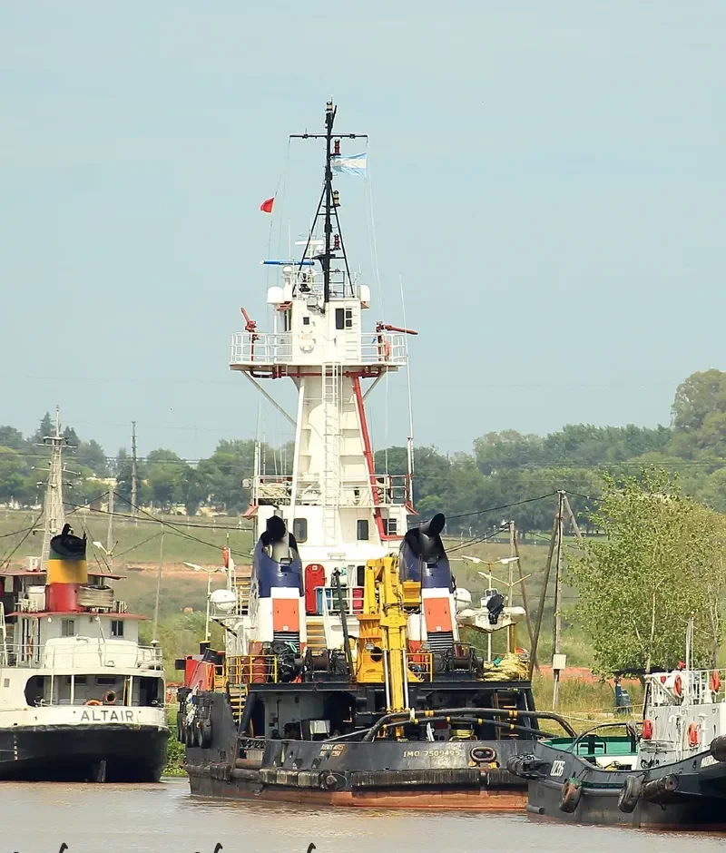CANDELA S Tug Boat IMO 7509495 photo 2