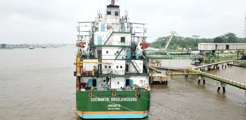 SOEMANTRI BRODJONEGORO Bulk Carrier IMO 7518551 photo 2