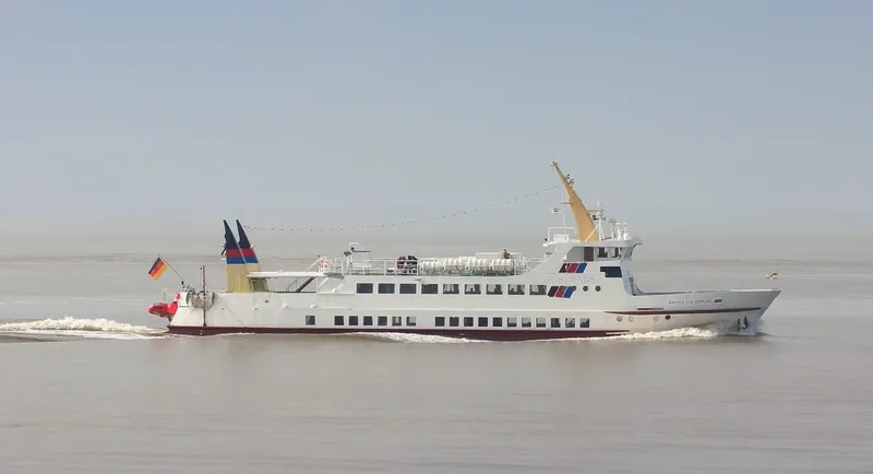 WAPPEN VON BORKUM Passenger Ship IMO 7525918 photo 4