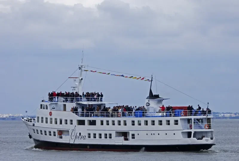 PINHAL NOVO Passenger Ship IMO 7526118