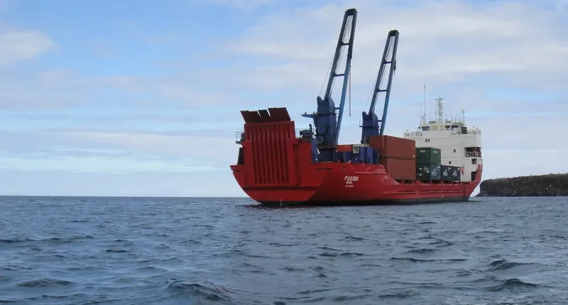 FUSION Container Ship IMO 7528520 photo 4