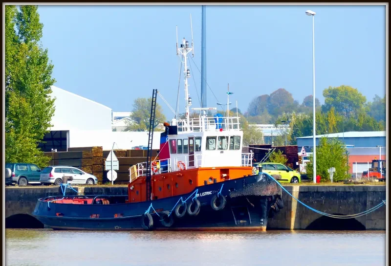 RM LISTRAC Tug Boat IMO 7601413 photo 3