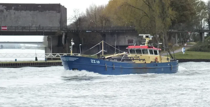 DE VIER GEBROEDERS Fishing Vessel IMO 7605952 photo 5